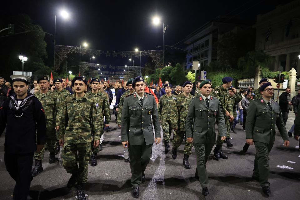 polytexneio poreia strateymenoi