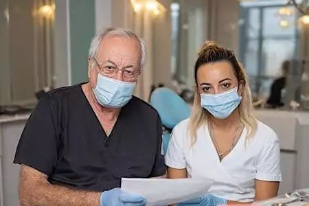 Τι καλύπτει ο ΕΟΠΥΥ για εμφυτεύματα δοντιών στην Ελλάδα το 2025