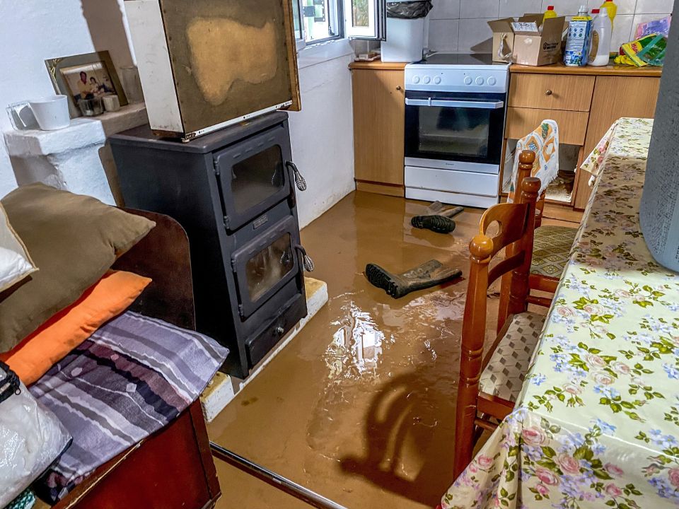 ΠΛΗΜΜΥΡΕΣ ΚΑΙ ΚΑΤΑΣΤΡΟΦΕΣ ΑΠΟ ΤΗΝ ΚΑΚΟΚΑΙΡΙΑ ΣΤΗΝ ΗΠΕΙΡΟ (APOHXOS.GR / EUROKINISSI)