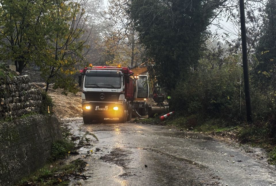 kakokairia, tzoumerka