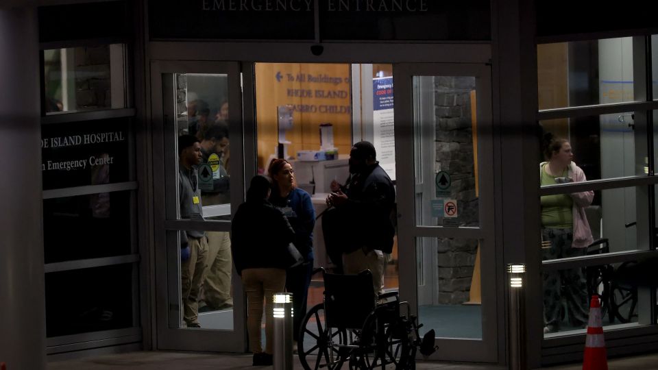 ipa panepistimio epithesi Brown University Shooting