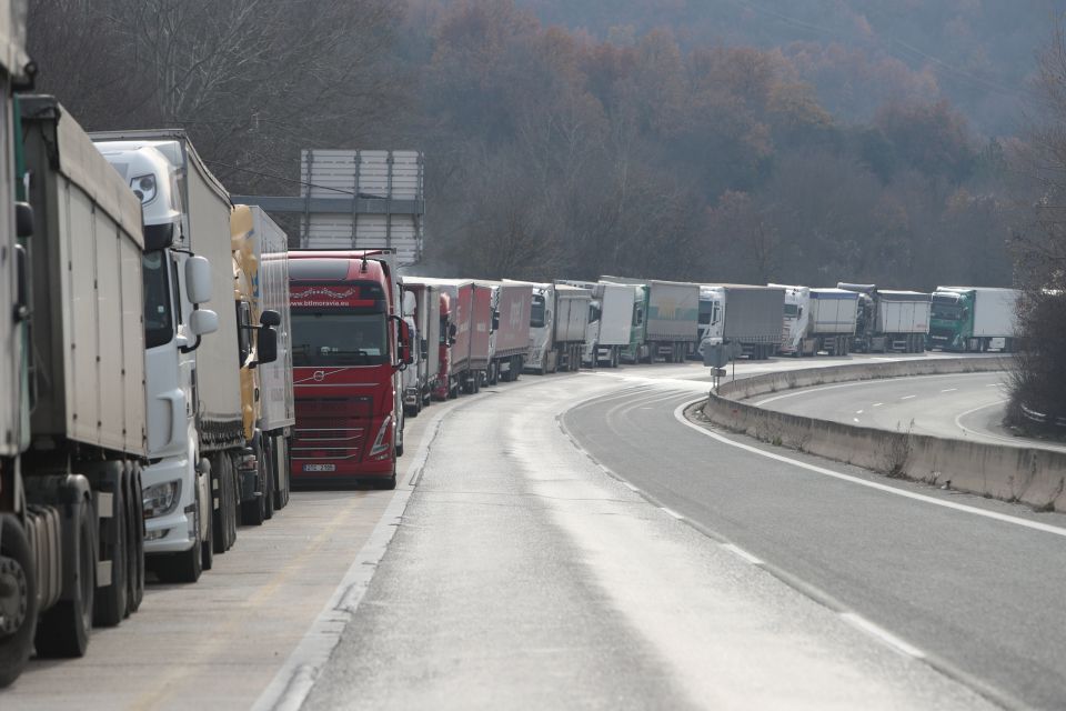 ΑΓΡΟΤΕΣ ΠΡΟΜΑΧΩΝΑΣ ΣΕΡΡΩΝ