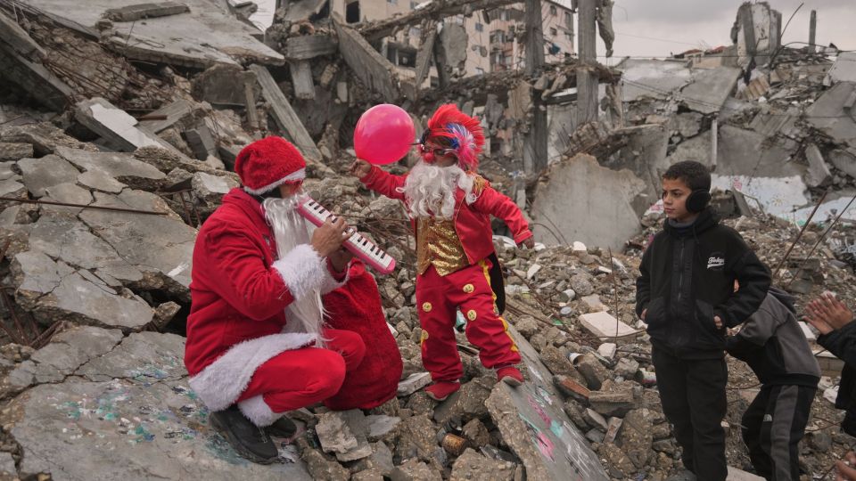 Palestinians Gaza, agios basilhs, santa claus