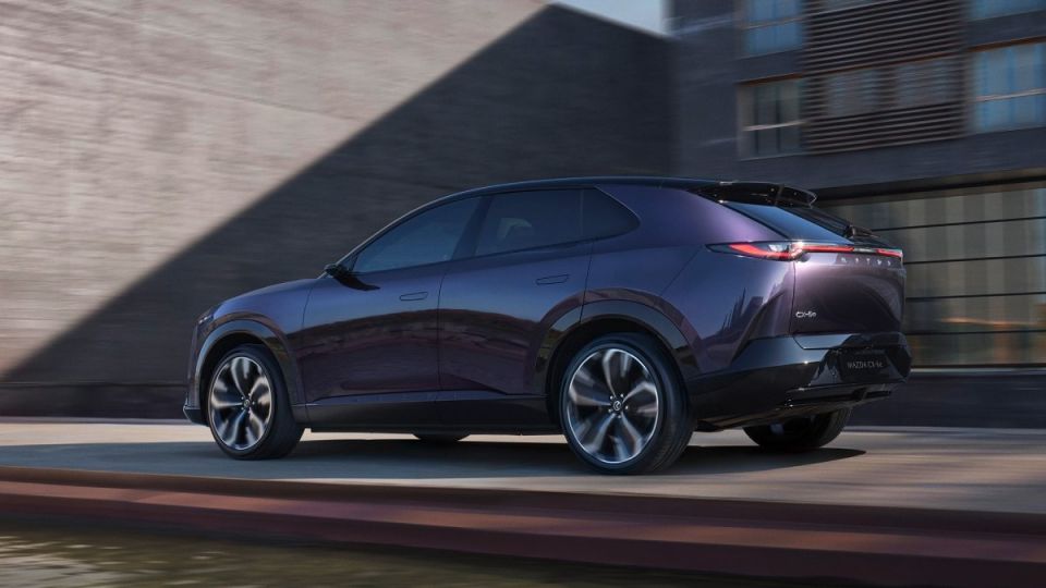Η Mazda με το CX-6e ενισχύει σημαντικά την ηλεκτρική της γκάμα