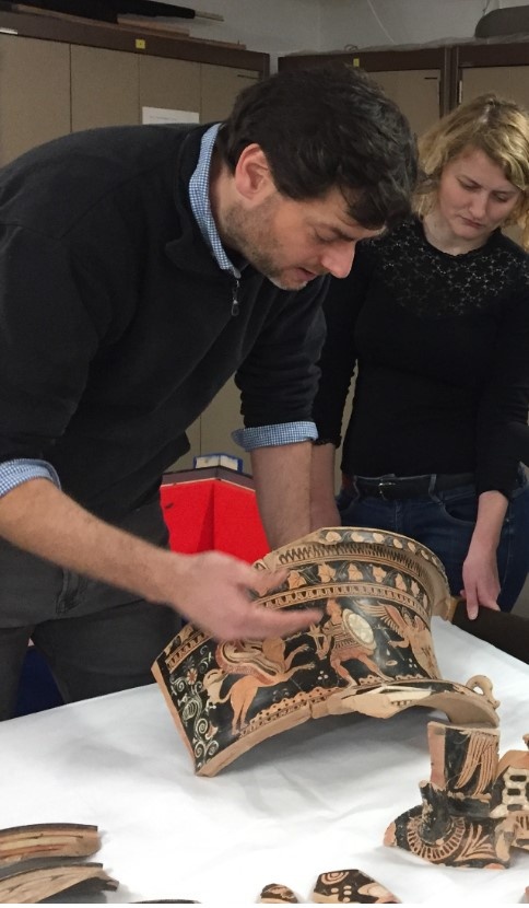 teaching-about-looted-vases-at-aarhus-university.jpg