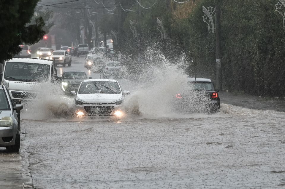 kakokairia, broxes, kataigides, stamatas