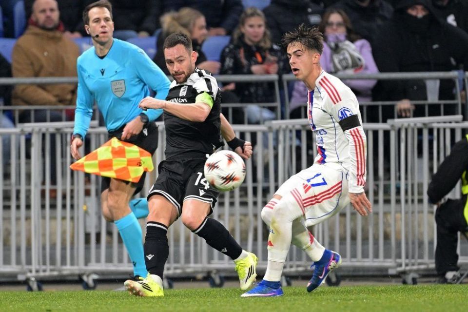 Πάλεψε με δέκα ο ΠΑΟΚ στη Γαλλία, αλλά λύγισε στο φινάλε