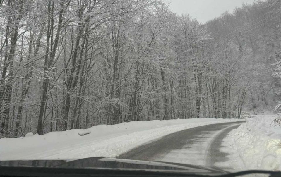 Σέρρες: Έντονη χιονόπτωση στον Λαϊλιά – Έμειναν στον δρόμο 15 άτομα με τα αυτοκίνητά τους και κάλεσαν το 112