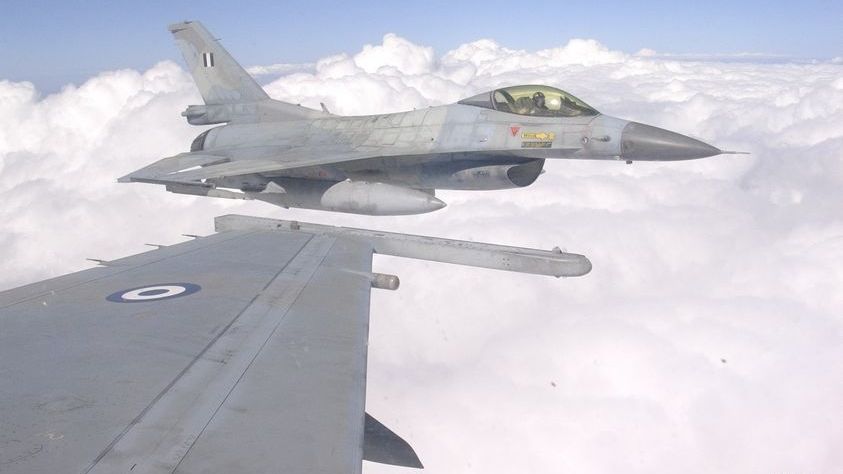 f-16 polemiki aeroporia maxitika aeroskafh