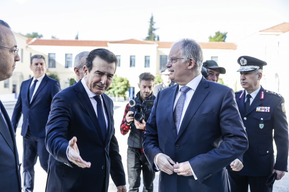 tasoylas proedros dimokratias astynomikoi 