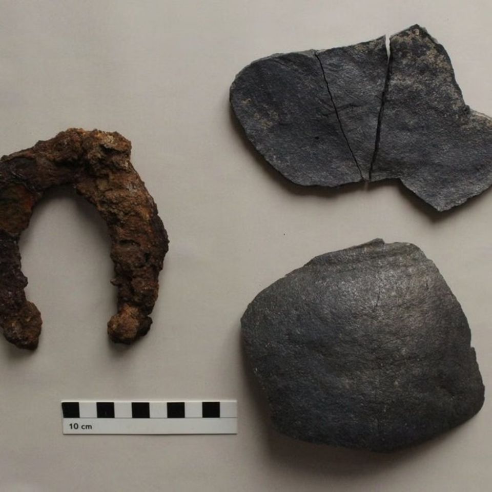 artefacts-found-in-tunnel.jpg