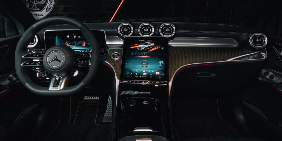 Der neue Mercedes-AMG GLC 53 4MATIC+: Drehfreudiger Sechszylinder fόr noch mehr Dynamik und Emotion The new Mercedes-AMG GLC 53 4MATIC+: High-revving six-cylinder for even greater driving dynamics and emotion