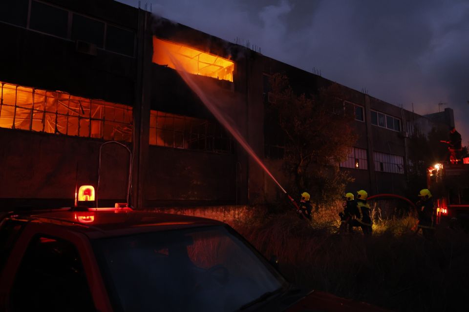 pyrkagia se epixeirisi sta spata