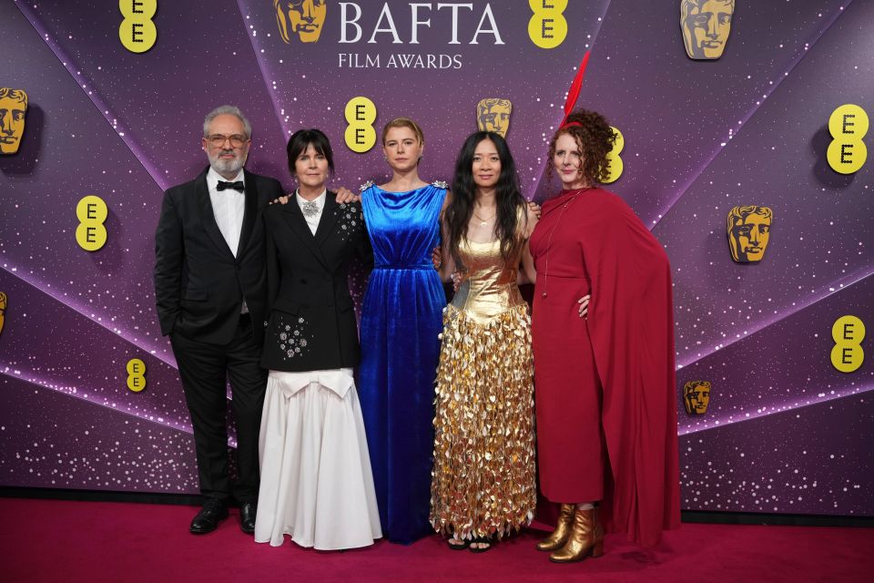 Sam Mendes,Liza Marshall,Jessie Buckley,Chloι Zhao,Maggie O'Farrell