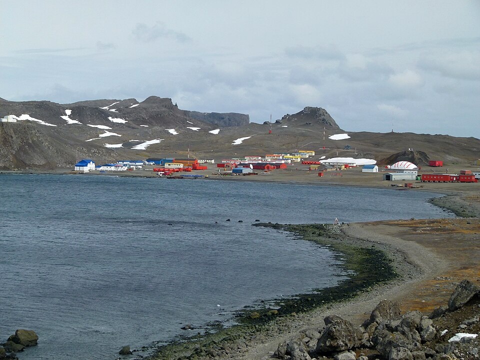 villa-las-estrellas-antarctica.jpg