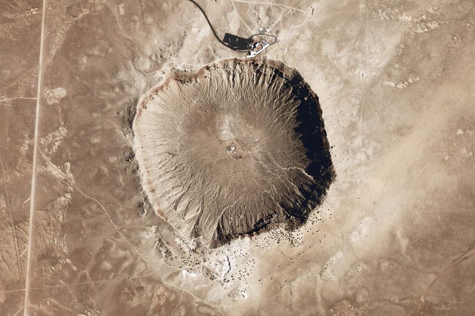 1280px-meteorcrater-arizona.jpg