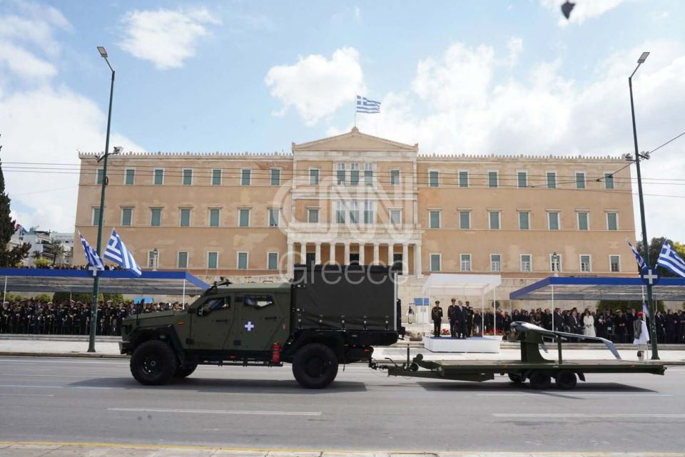 parelasi, 25h martiou.jpg