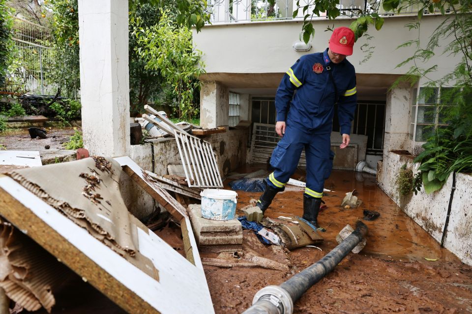 ΤΟ ΣΗΜΕΙΟ ΠΟΥ ΕΧΑΣΕ ΤΗ ΖΩΗ ΤΟΥ Ο 55ΧΡΟΝΟΣ ΠΟΥ ΠΑΡΑΣΥΡΘΗΚΕ ΑΠΟ ΟΡΜΗΤΙΚΑ ΝΕΡΑ ΑΠΟ ΤΗΝ ΚΑΚΟΚΑΙΡΙΑ 