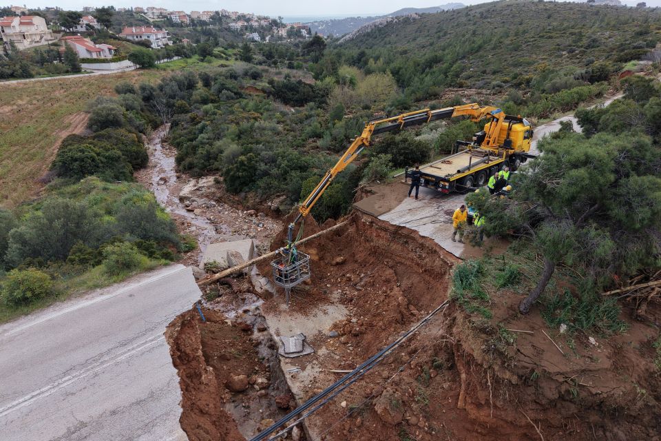 ERMINIO kakokairia marathonos daou pentelis