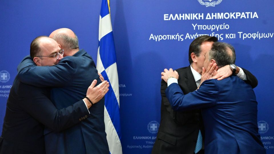 [386011] ΤΕΛΕΤΗ ΠΑΡΑΔΟΣΗΣ - ΠΑΡΑΛΑΒΗΣ ΣΤΟ ΥΠΟΥΡΓΕΙΟ ΑΓΡΟΤΙΚΗΣ ΑΝΑΠΤΥΞΗΣ ΚΑΙ ΤΡΟΦΙΜΩΝ (ΤΑΤΙΑΝΑ ΜΠΟΛΑΡΗ / EUROKINISSI)