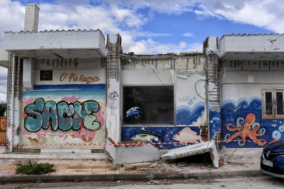 korinthos tragodia balkoni