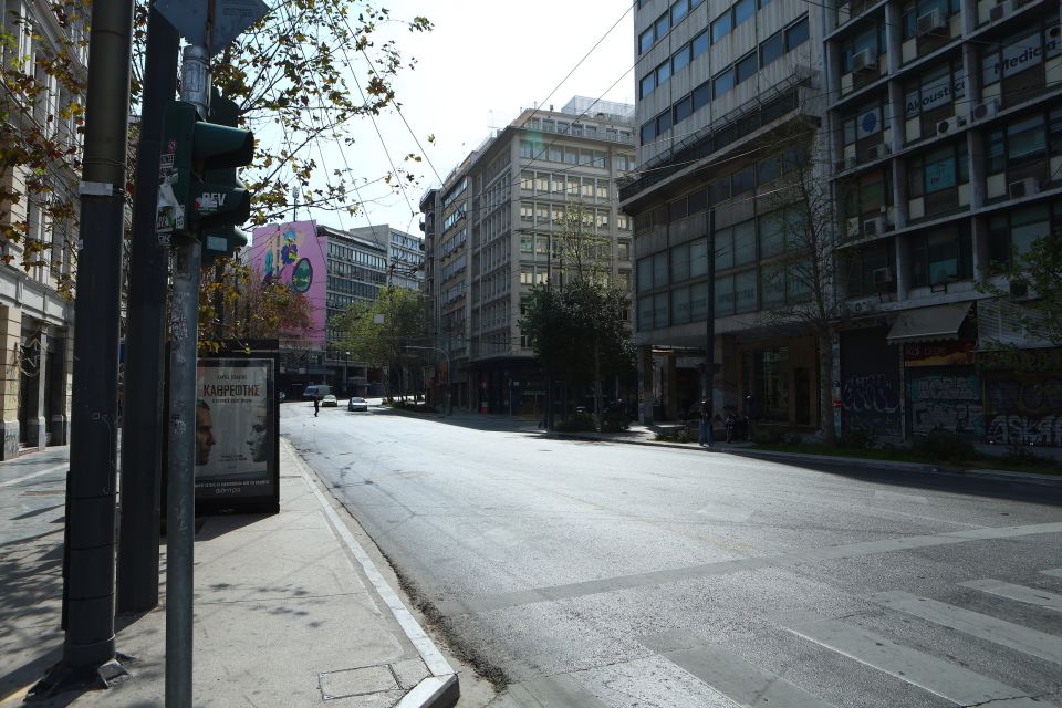 ΑΔΕΙΑ Η ΠΟΛΗ ΤΗΣ ΑΘΗΝΑΣ ΑΝΗΜΕΡΑ ΤΗΣ ΚΥΡΙΑΚΗΣ ΤΟΥ ΠΑΣΧΑ