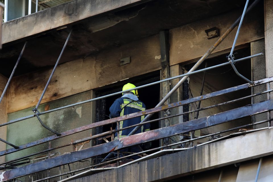 kolonos fotia nekroi traymaties