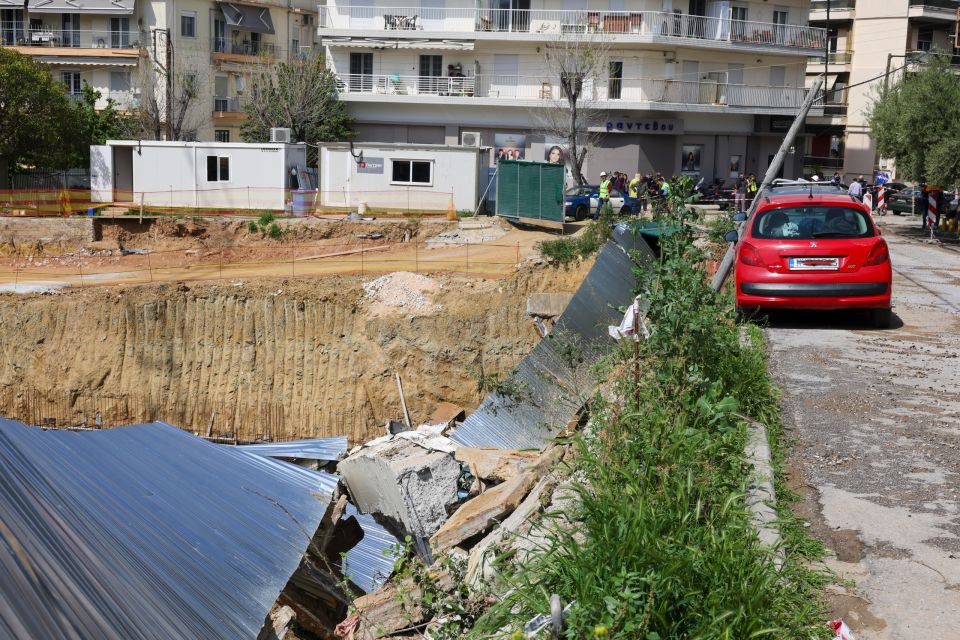 kathizisi edafous tuba