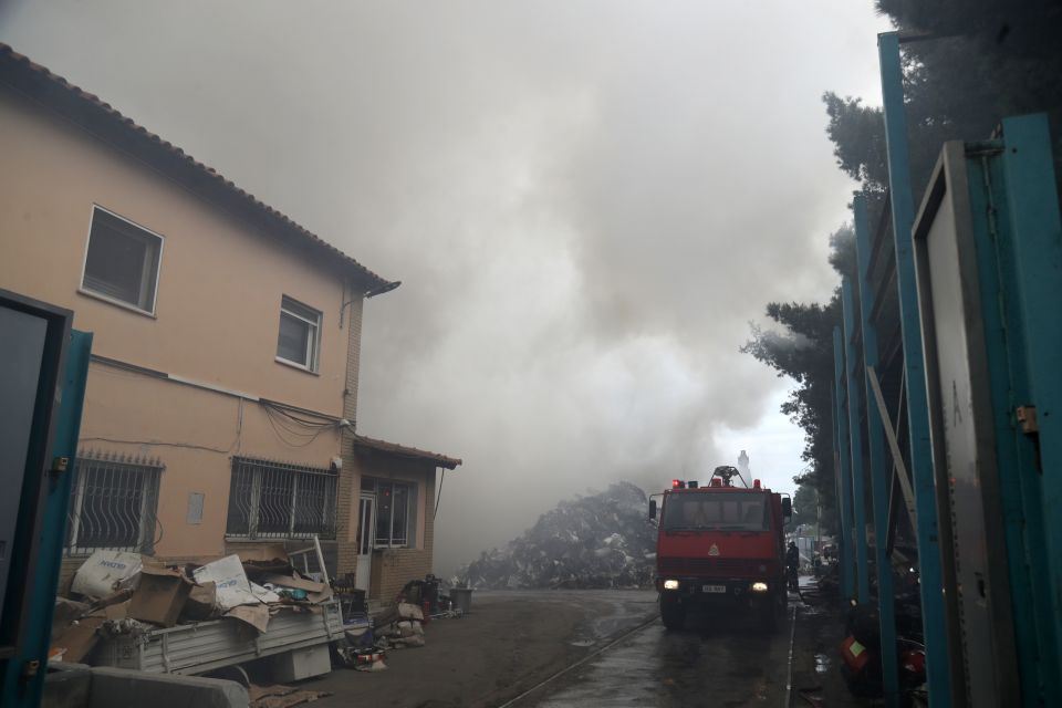 fotia pyrkagia pyrosvestiki thessaloniki etaireia anakiklosis