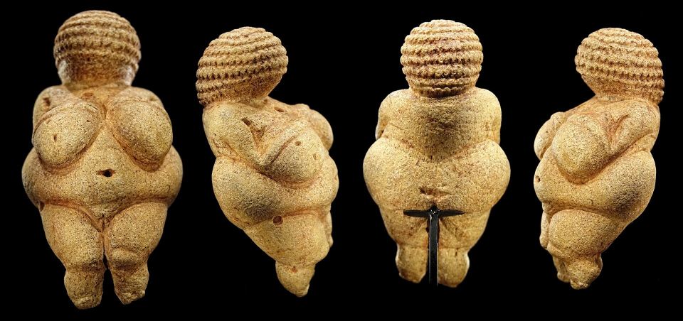 venusofwillendorf-allsides.jpg