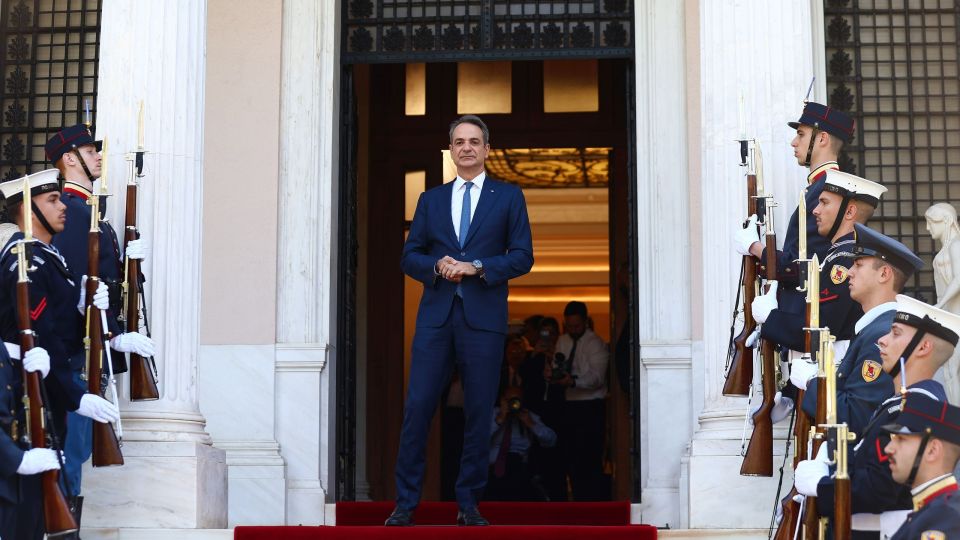 ΚΑΤ ΙΔΙΑΝ ΣΥΝΑΝΤΗΣΗ ΤΟΥ ΠΡΩΘΥΠΟΥΡΓΟΥ ΚΥΡΙΑΚΟΥ ΜΗΤΣΟΤΑΚΗ ΜΕ ΤΟΝ ΠΡΟΕΔΡΟ ΤΗΣ ΓΑΛΛΙΚΗΣ ΔΗΜΟΚΡΑΤΙΑΣ EMMANUEL MACRON