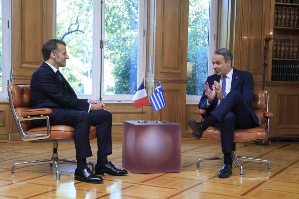 [386540] ΣΥΝΑΝΤΗΣΗ ΤΟΥ ΠΡΩΘΥΠΟΥΡΓΟΥ ΚΥΡΙΑΚΟΥ ΜΗΤΣΟΤΑΚΗ ΜΕ ΤΟΝ ΠΡΟΕΔΡΟ ΤΗΣ ΓΑΛΛΙΑΣ EMMANUEL MACRON (ΓΙΩΡΓΟΣ ΚΟΝΤΑΡΙΝΗΣ/EUROKINISSI)