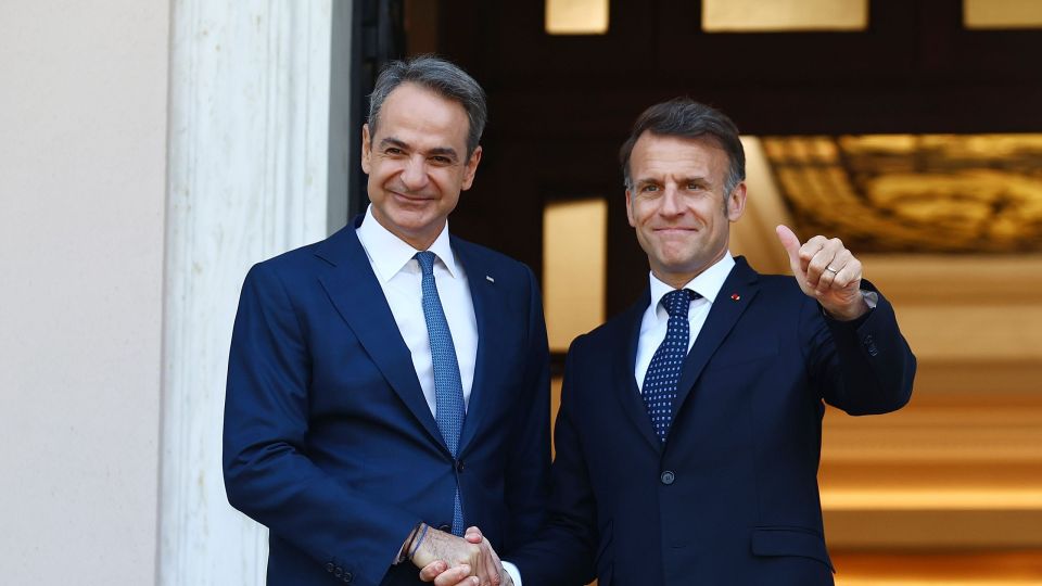 ΚΑΤ ΙΔΙΑΝ ΣΥΝΑΝΤΗΣΗ ΤΟΥ ΠΡΩΘΥΠΟΥΡΓΟΥ ΚΥΡΙΑΚΟΥ ΜΗΤΣΟΤΑΚΗ ΜΕ ΤΟΝ ΠΡΟΕΔΡΟ ΤΗΣ ΓΑΛΛΙΚΗΣ ΔΗΜΟΚΡΑΤΙΑΣ EMMANUEL MACRON