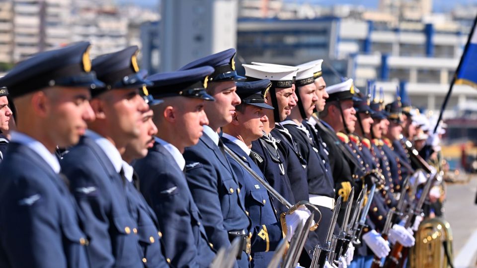ΥΠΟΔΟΧΗ ΤΟΥ ΠΡΟΕΔΡΟΥ ΤΗΣ ΓΑΛΛΙΑΣ ΕΜΑΝΟΥΕΛ ΜΑΚΡΟΝ ΑΠΟ ΤΟΝ ΠΡΩΘΥΠΟΥΡΓΟ ΚΥΡΙΑΚΟ ΜΗΤΣΟΤΑΚΗ ΓΙΑ ΤΗΝ ΕΠΙΘΕΩΡΗΣΗ ΣΤΗΝ ΦΡΕΓΑΤΑ 