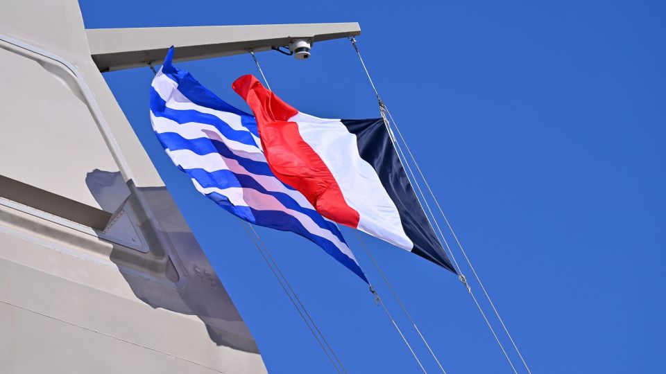 ΥΠΟΔΟΧΗ ΤΟΥ ΠΡΟΕΔΡΟΥ ΤΗΣ ΓΑΛΛΙΑΣ ΕΜΑΝΟΥΕΛ ΜΑΚΡΟΝ ΑΠΟ ΤΟΝ ΠΡΩΘΥΠΟΥΡΓΟ ΚΥΡΙΑΚΟ ΜΗΤΣΟΤΑΚΗ ΓΙΑ ΤΗΝ ΕΠΙΘΕΩΡΗΣΗ ΣΤΗΝ ΦΡΕΓΑΤΑ 