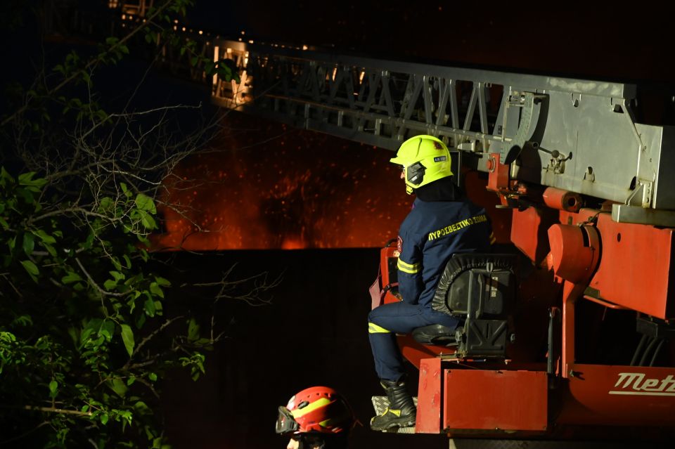 ΠΥΡΚΑΓΙΑ ΣΕ ΥΠΑΙΘΡΙΟ ΧΩΡΟ ΣΤΗΝ ΠΕΡΙΟΧΗ ΛΕΥΚΑ ΣΤΗΝ ΠΑΤΡΑ