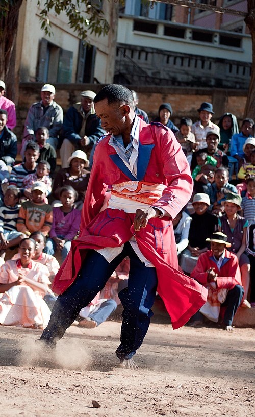 hiragasydancermadagascar.jpg