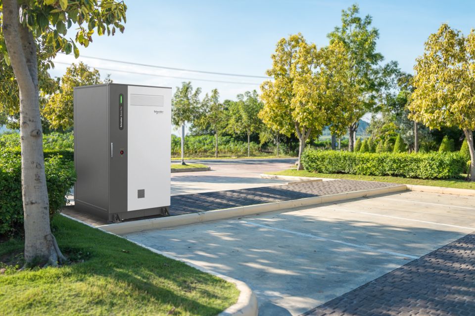 schneider-boost-pro-storage.jpg