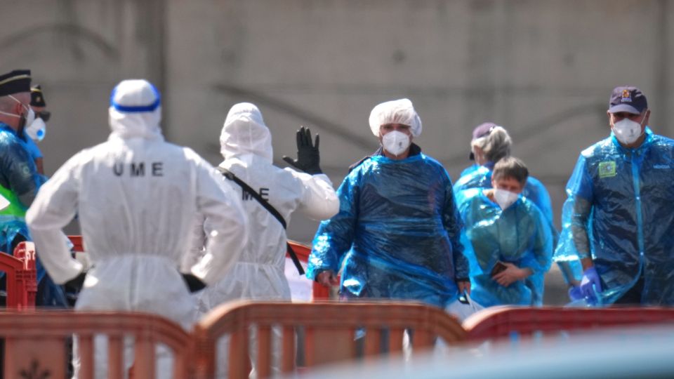 APTOPIX Spain Hantavirus Ship