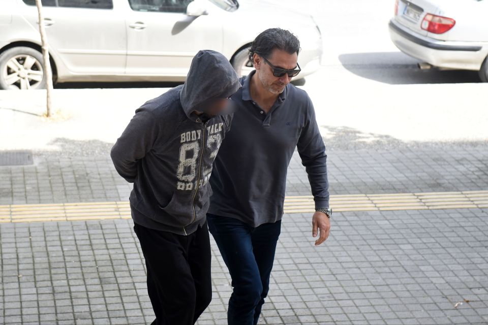 ΜΕΤΑΓΩΓΗ ΣΤΟΝ ΕΙΣΑΓΓΕΛΕΑ ΤΟΥ 44ΧΡΟΝΟΥ ΚΑΙ ΤΟΥ 43ΧΡΟΝΟΥ ΠΟΥ ΔΟΛΟΦΟΝΗΣΑΝ ΚΑΙ ΠΕΤΑΞΑΝ ΤΟ ΠΤΩΜΑ 54ΧΡΟΝΟΥ ΣΤΟ ΛΟΥΔΙΑ ΠΟΤΑΜΟ ΣΤΑ ΚΥΜΙΝΑ ΘΕΣΣΑΛΟΝΙΚΗΣ