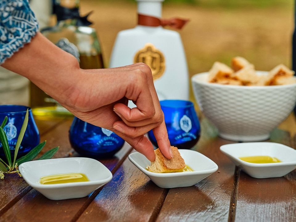 olive-oil-tasting-1.jpg