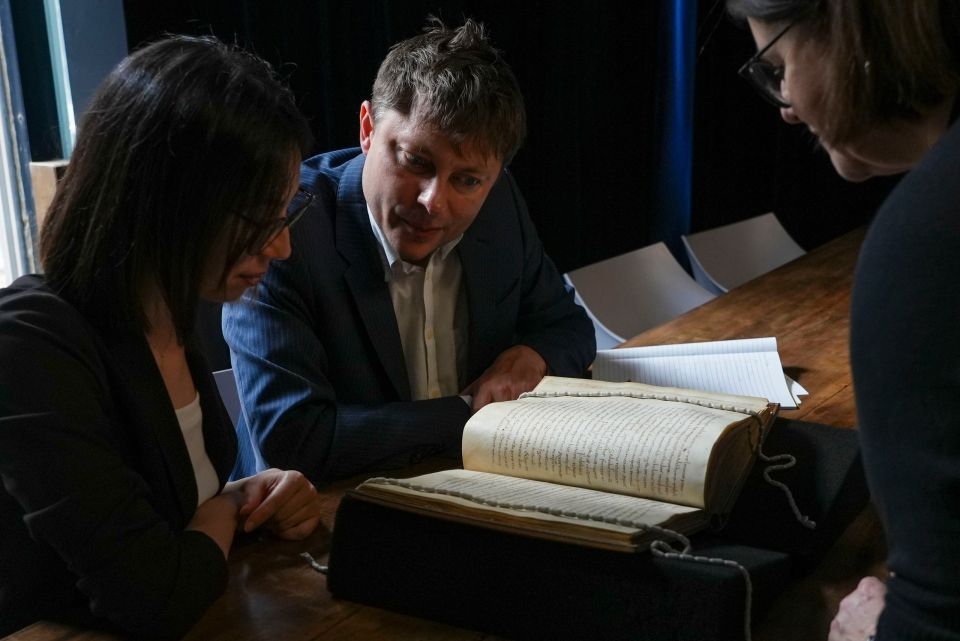 Elisabetta Magnanti,Mark Faulkner,Valentina Longo, poihma, poem
