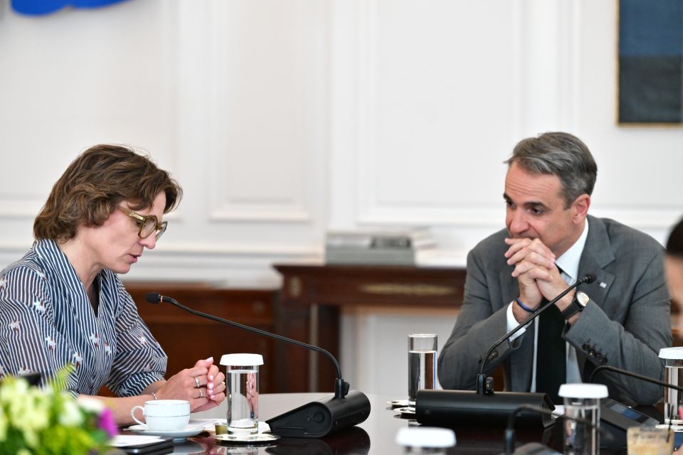 [387333] ΣΥΝΑΝΤΗΣΗ ΤΟΥ ΠΡΩΘΥΠΟΥΡΓΟΥ ΚΥΡΙΑΚΟΥ ΜΗΤΣΟΤΑΚΗ ΜΕ ΤΗΝ ΕΥΡΩΠΑΙΑ ΕΠΙΤΡΟΠΟ ΠΕΡΙΒΑΛΛΟΝΤΟΣ JESSIKA ROSWALL (ΤΑΤΙΑΝΑ ΜΠΟΛΑΡΗ/EUROKINISSI)