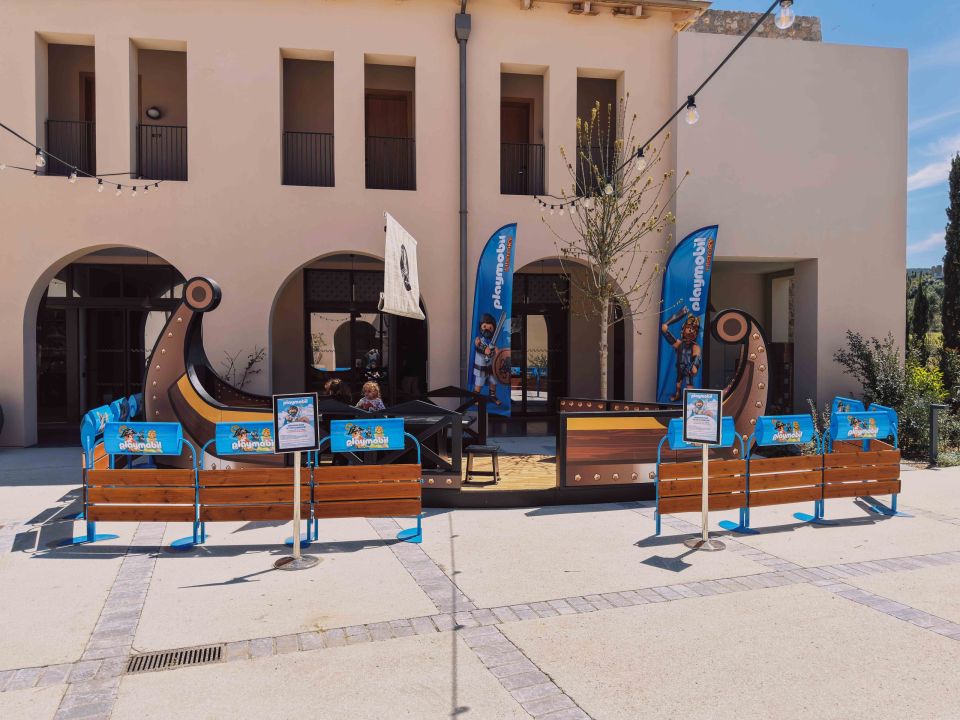 playmobil-playground-at-navarino-agora.jpg