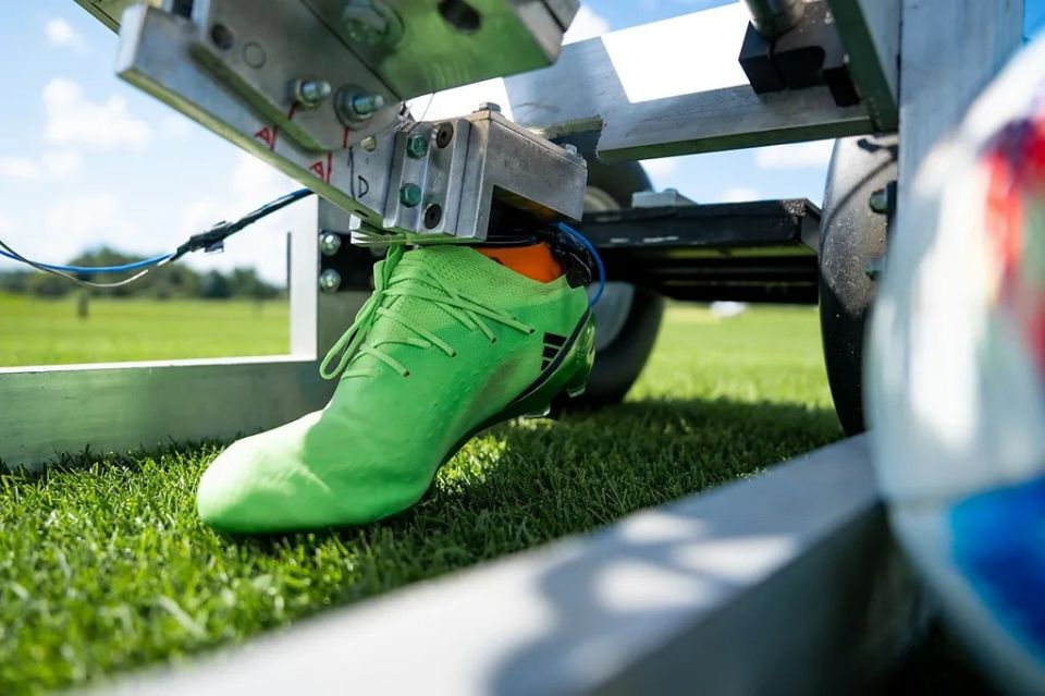 football-grass-science.jpg