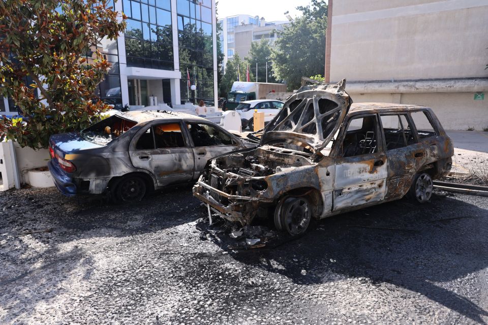 marousi, emprismos, autokinita, ix