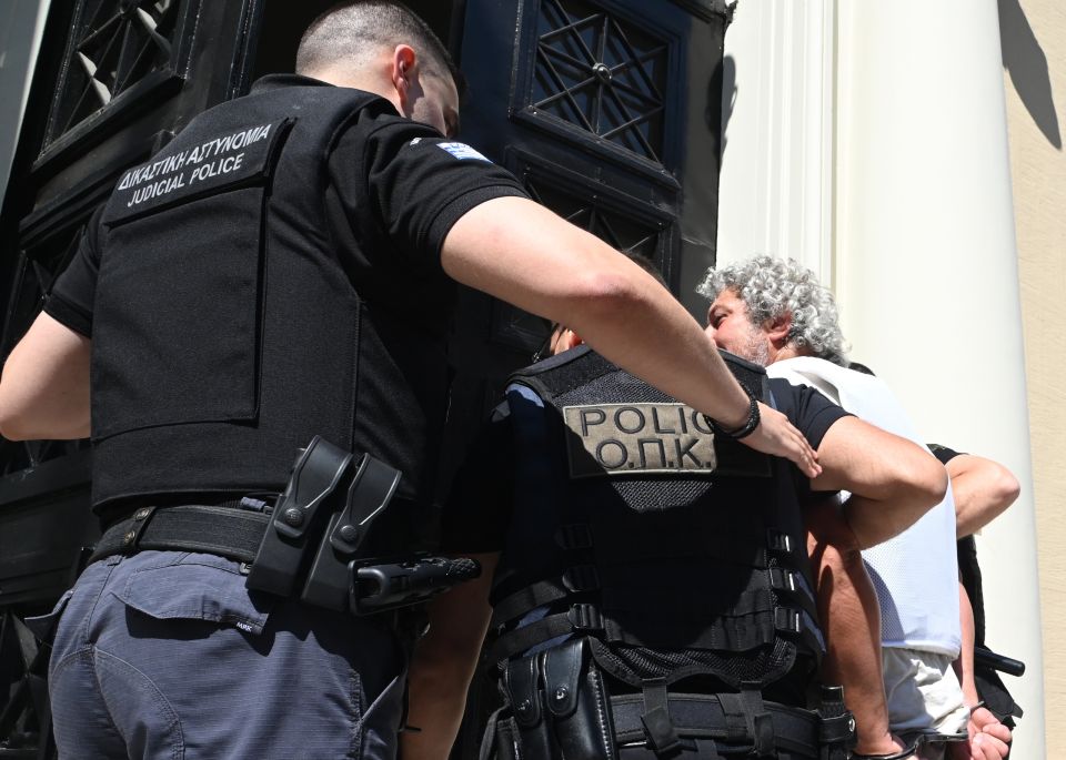 patra aigio silipsi dolofonia eisaggelia