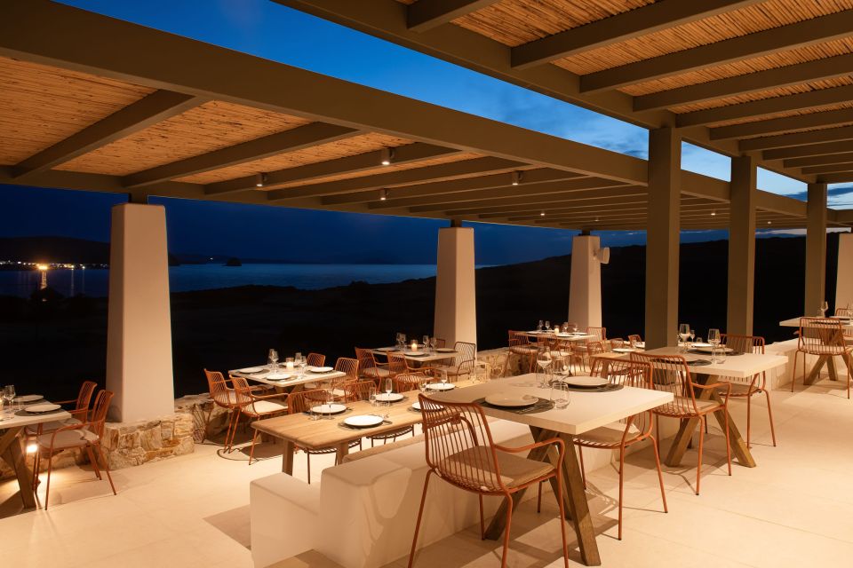 amoni-restaurant-4.jpg