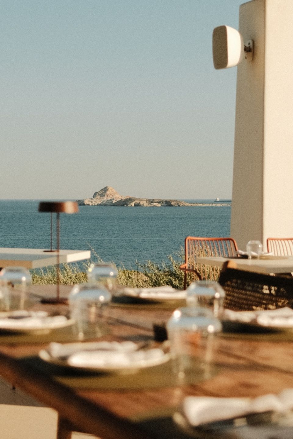 amoni-restaurant-6.jpg