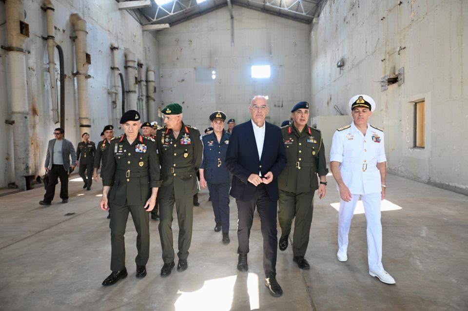 ΠΑΡΟΥΣΙΑ ΥΕΘΑ ΝΙΚΟΥ ΔΕΝΔΙΑ ΣΤΗ ΘΕΜΕΛΙΩΣΗ ΤΟΥ ΝΕΟΥ ΕΡΓΟΣΤΑΣΙΟΥ ΠΑΡΑΓΩΓΗΣ ΜΗ ΕΠΑΝΔΡΩΜΕΝΩΝ ΜΕΣΩΝ ΣΤΗ ΜΑΛΑΚΑΣΑ (ΔΙΕΥΘΥΝΣΗ ΕΝΗΜΕΡΩΣΗΣ / ΥΠΟΥΡΓΕΙΟ ΕΘΝΙΚΗΣ ΑΜΥΝΑΣ / ΕΥΑΓΓΕΛΟΣ ΚΑΡΑΪΣΚΟΣ / EUROKINISSI)